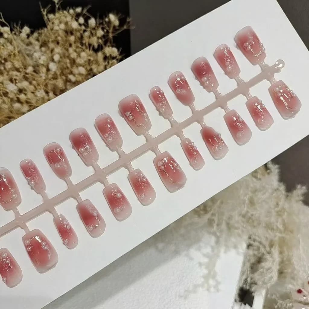 プラムブラッシュ＆フラワーバタフライ ショートコフィン型 プレスオンネイル 30枚入り